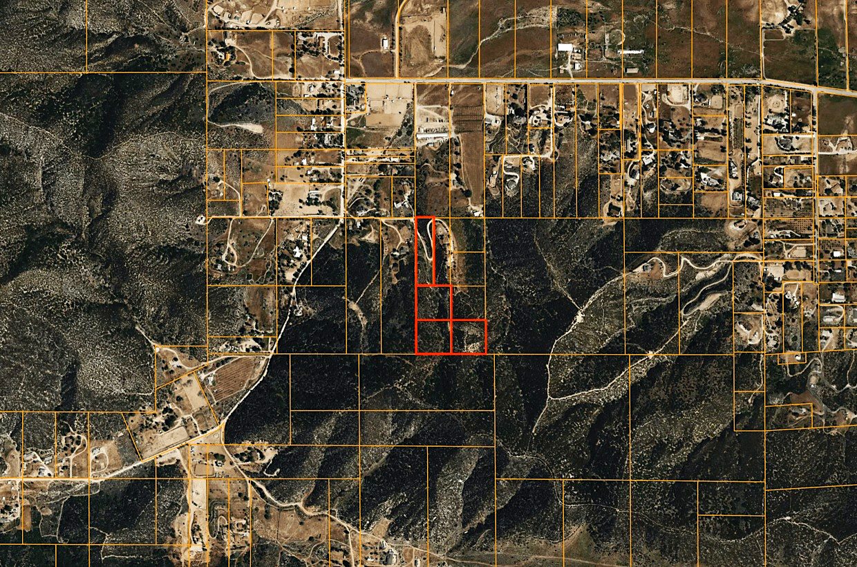 10 ac in Leona Valley, CA photo 1