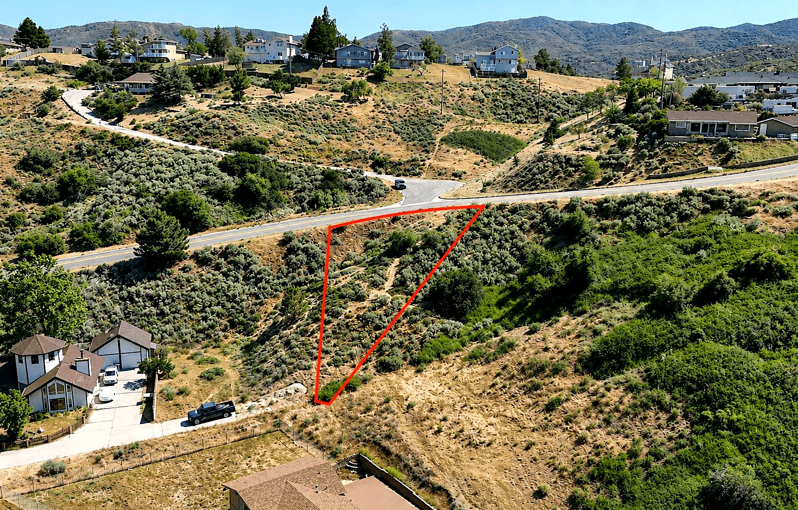 7,871 sqft in Lake Hughes, CA photo 3