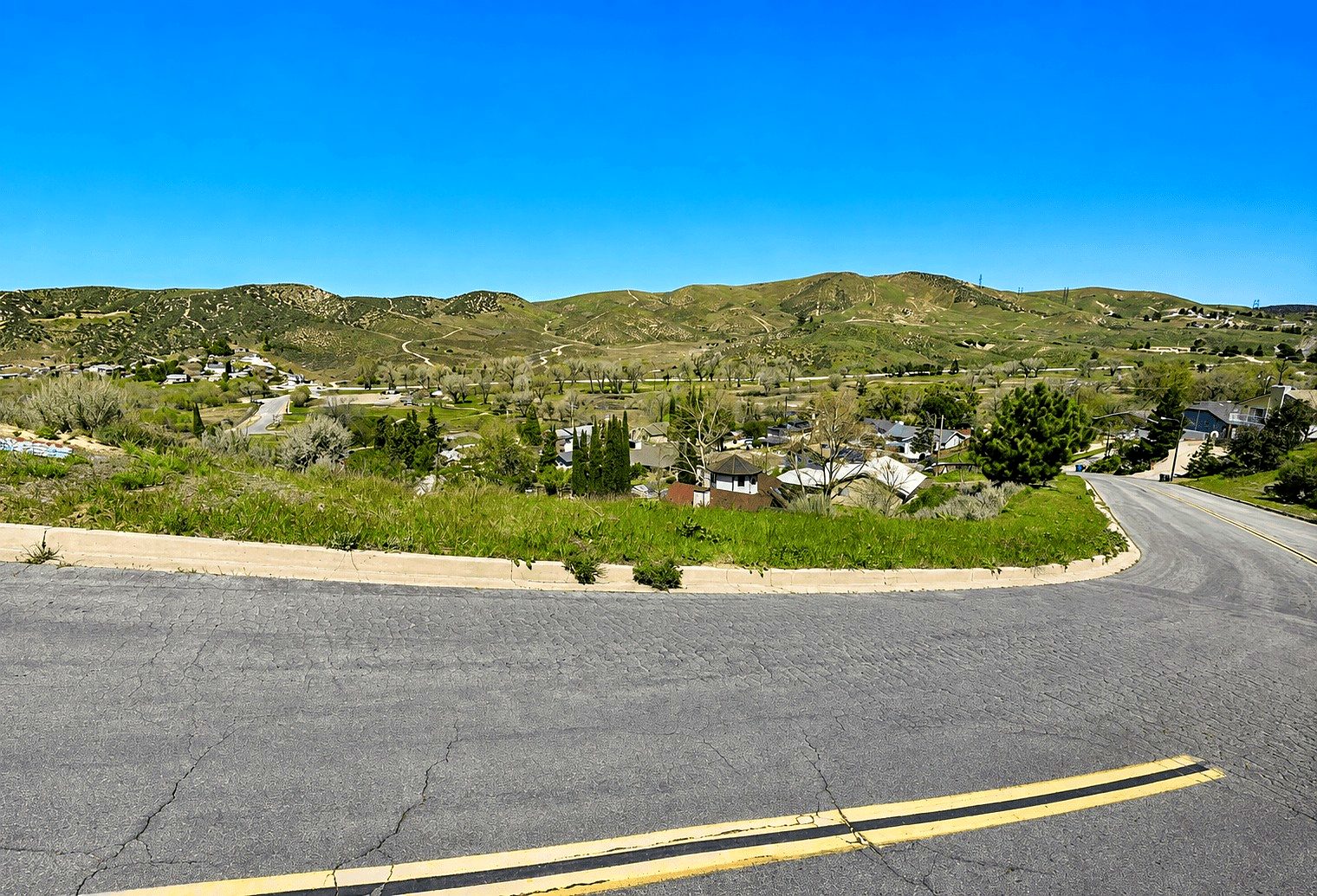 7,871 sqft in Lake Hughes, CA photo 4