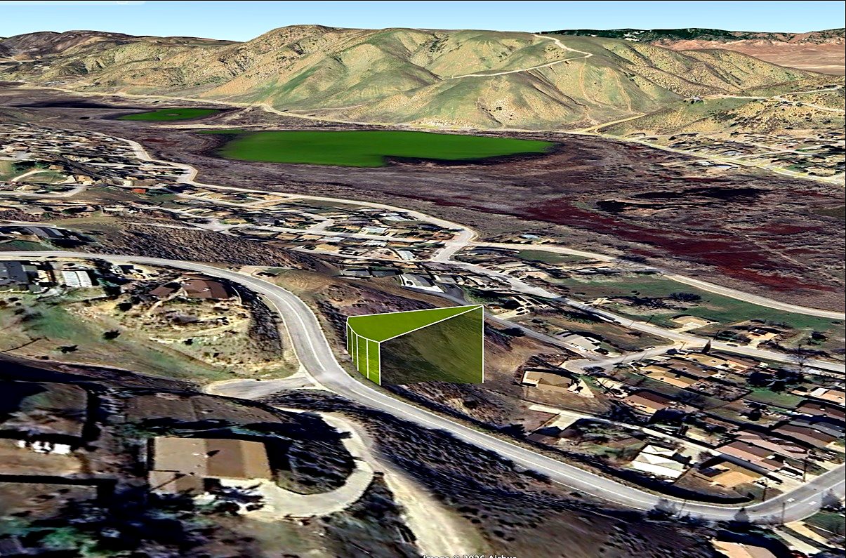7,871 sqft in Lake Hughes, CA photo 6
