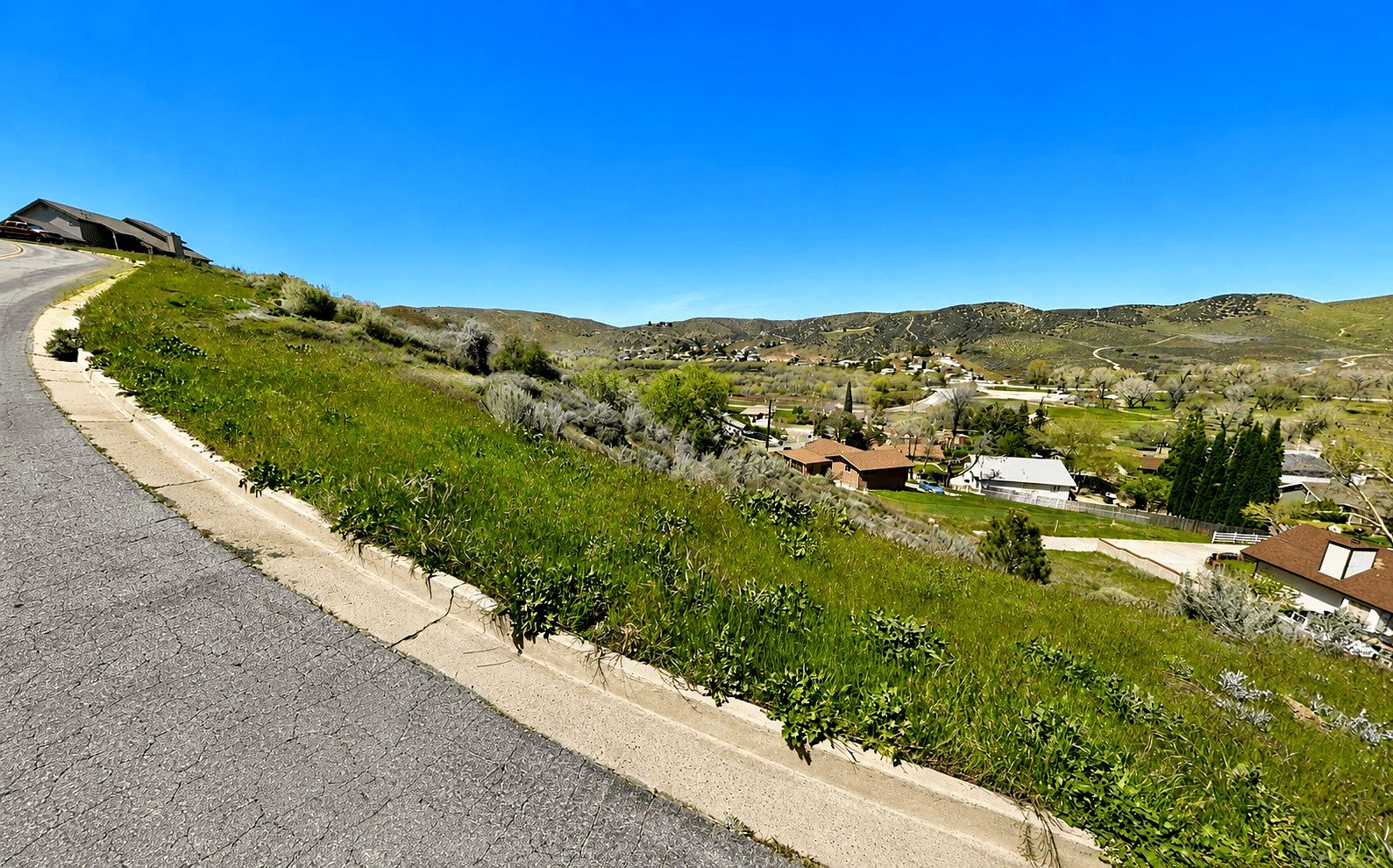 7,871 sqft in Lake Hughes, CA photo 16