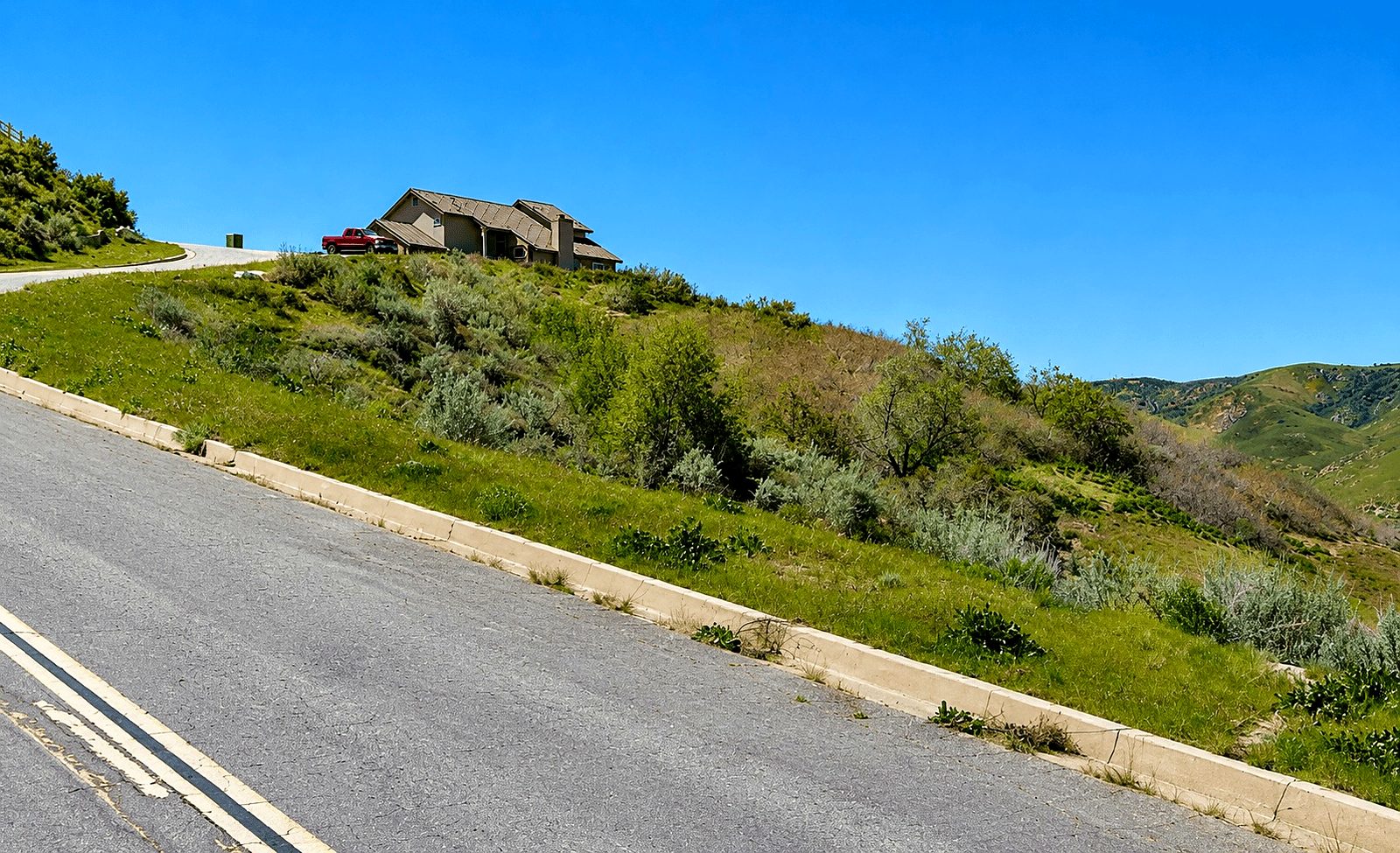 7,871 sqft in Lake Hughes, CA photo 18