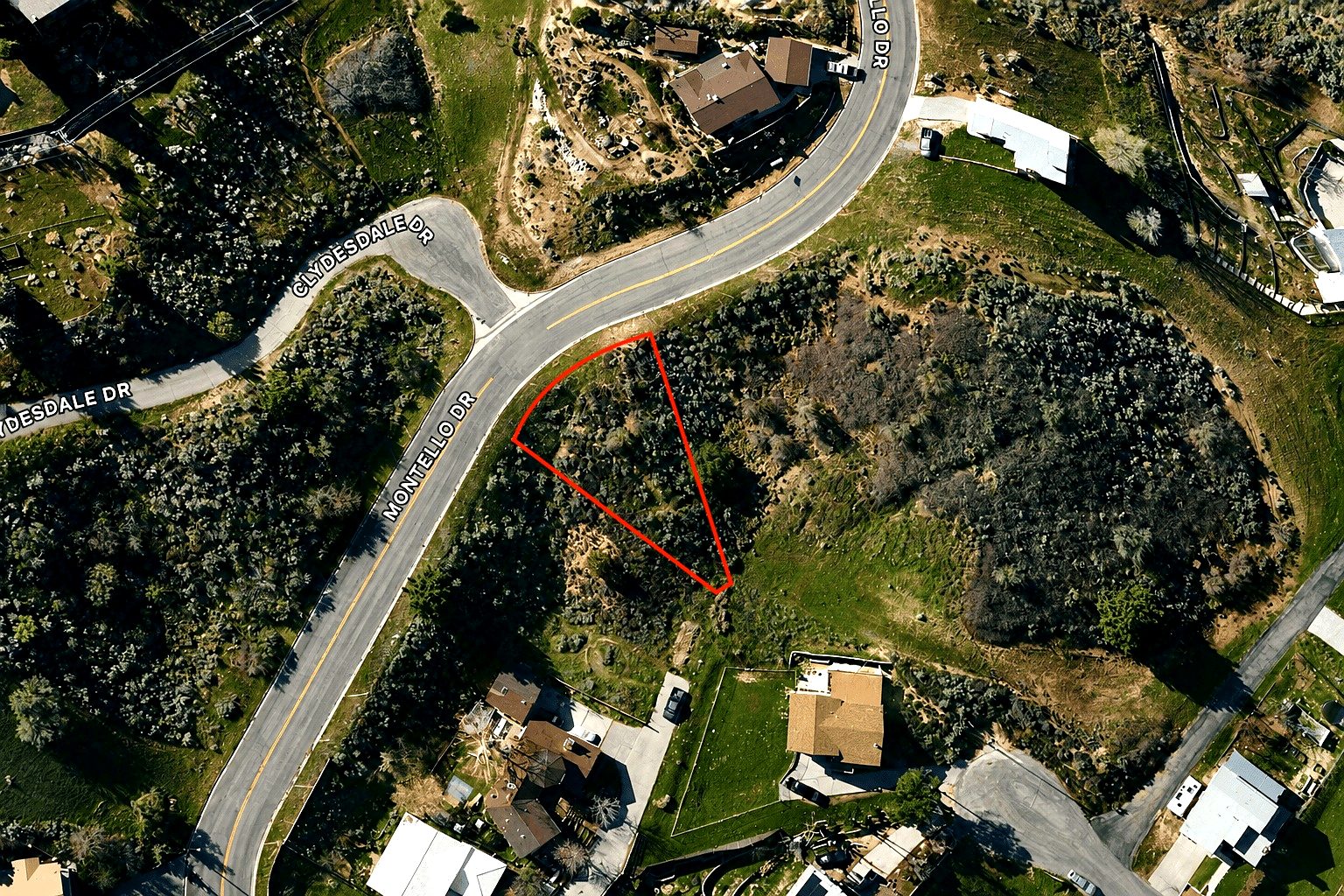 7,871 sqft in Lake Hughes, CA photo 1