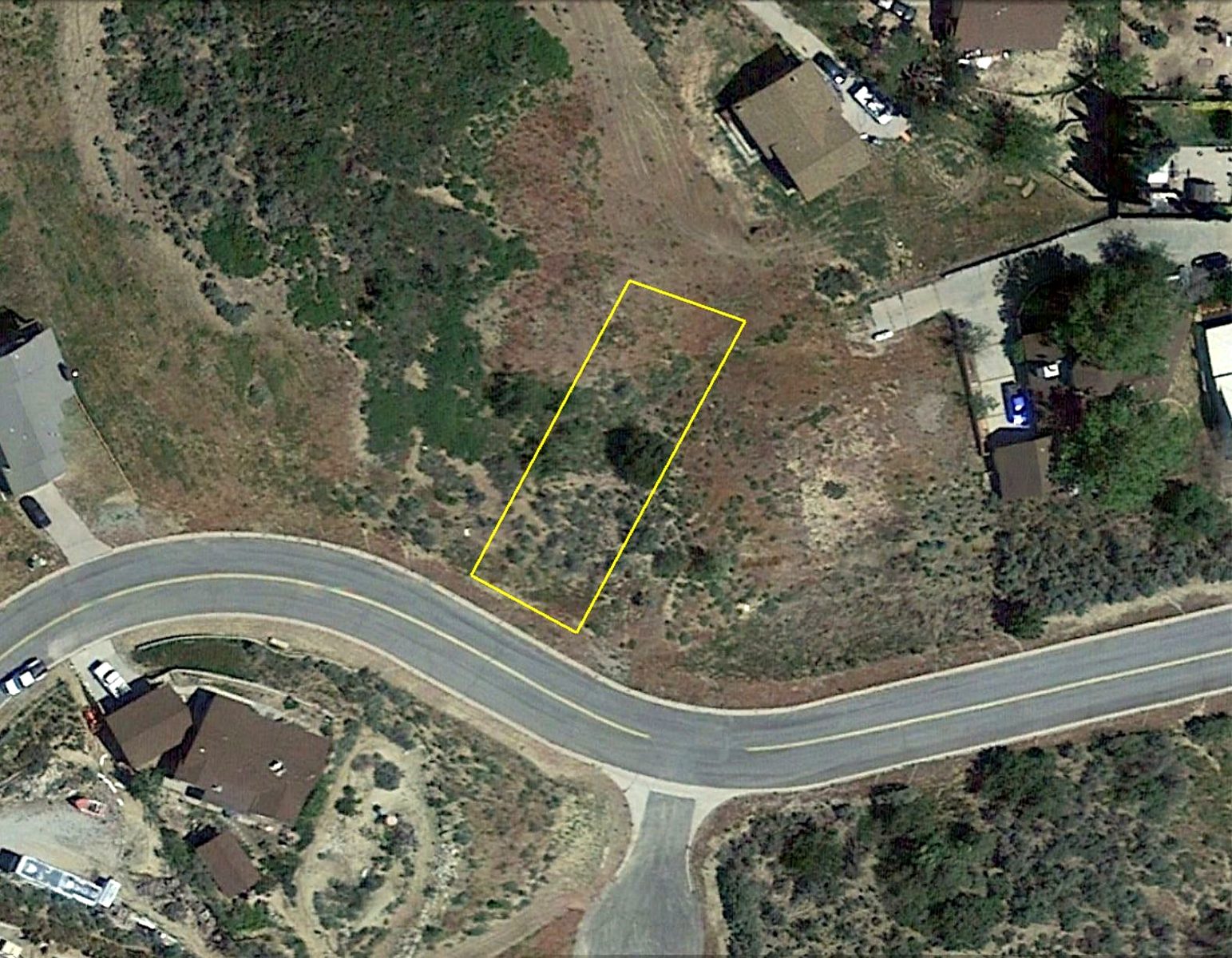 7,628 sqft in Lake Hughes, CA photo 4