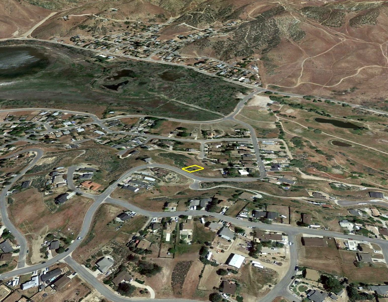 7,628 sqft in Lake Hughes, CA photo 9