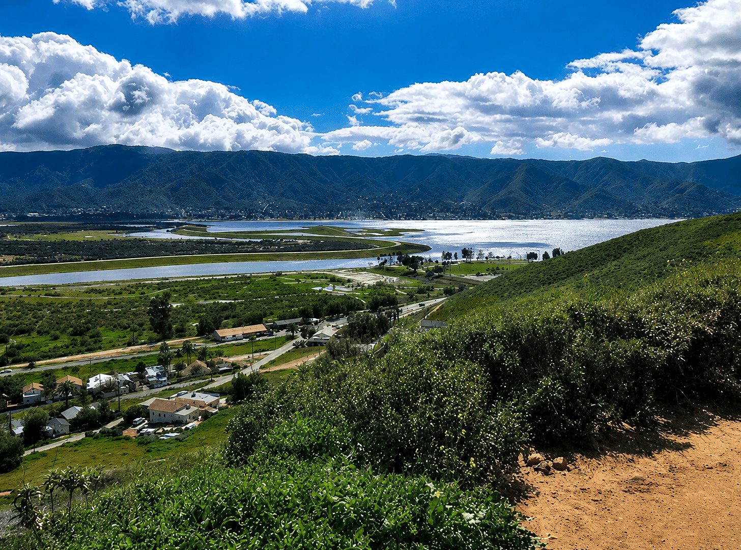 8,712 sqft in Lake Elsinore, CA photo 2