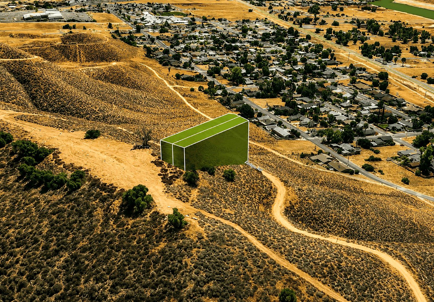 8,712 sqft in Lake Elsinore, CA photo 1